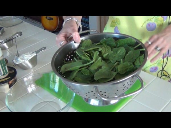 Steam, cool, drain and chop the spinach.