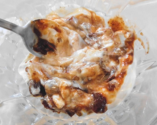 Prepare the chipotle mayonnaise by mixing the eggless mayonnaise and chipotle chiles / adobo sauce in a small bowl.