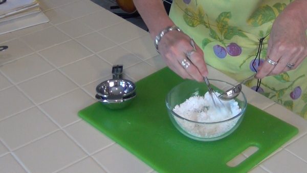 To prepare the lime icing, in a small bowl combine all icing ingredients.